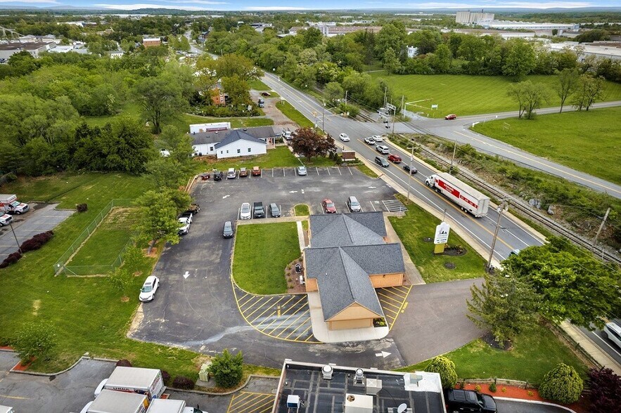 More Photos Of 829 N Loudoun St, Winchester Freestanding For Sale