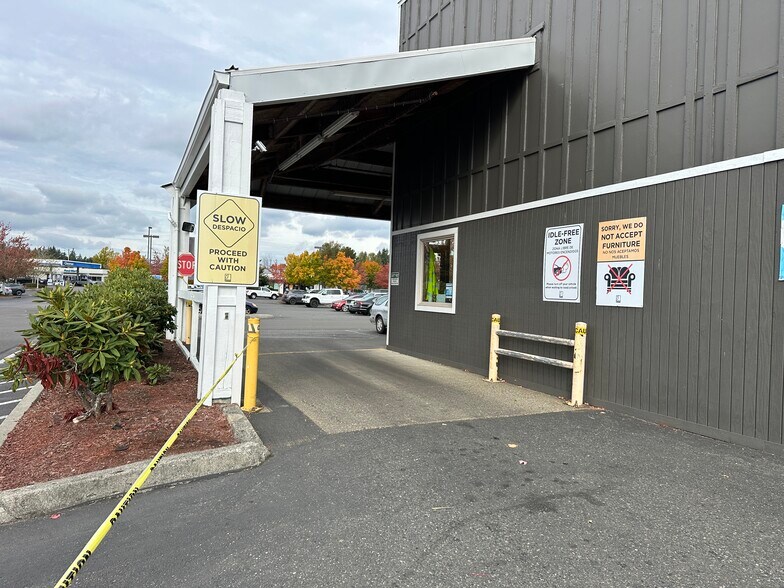 More Photos Of 301 E Wallace Kneeland Blvd, Shelton General Retail For Lease