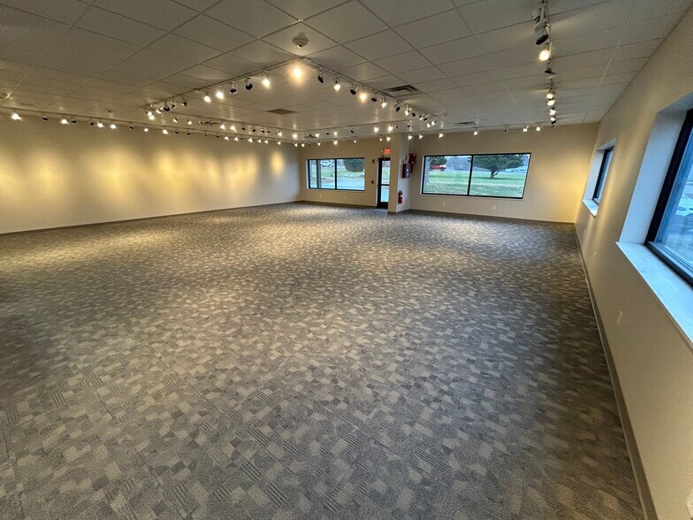 More Photos Of 1 New Industrial Way, Warren Showroom For Lease