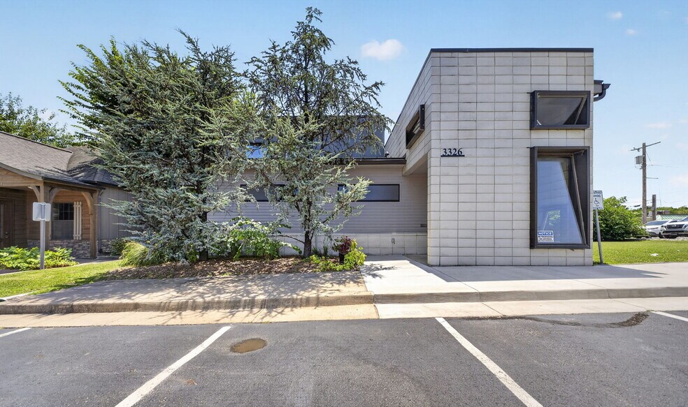 More Photos Of 3326 E 27th Pl S, Tulsa Office For Lease