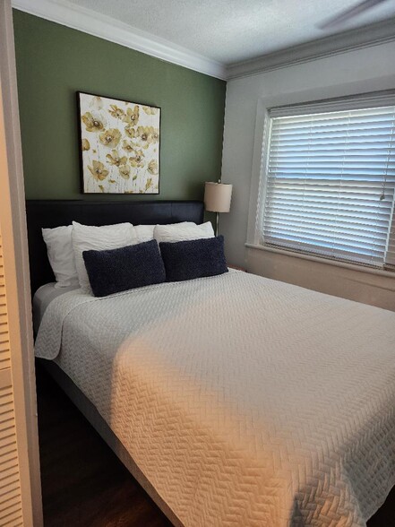 More Photos Of 515 Columbia Dr, Tampa Apartments For Sale