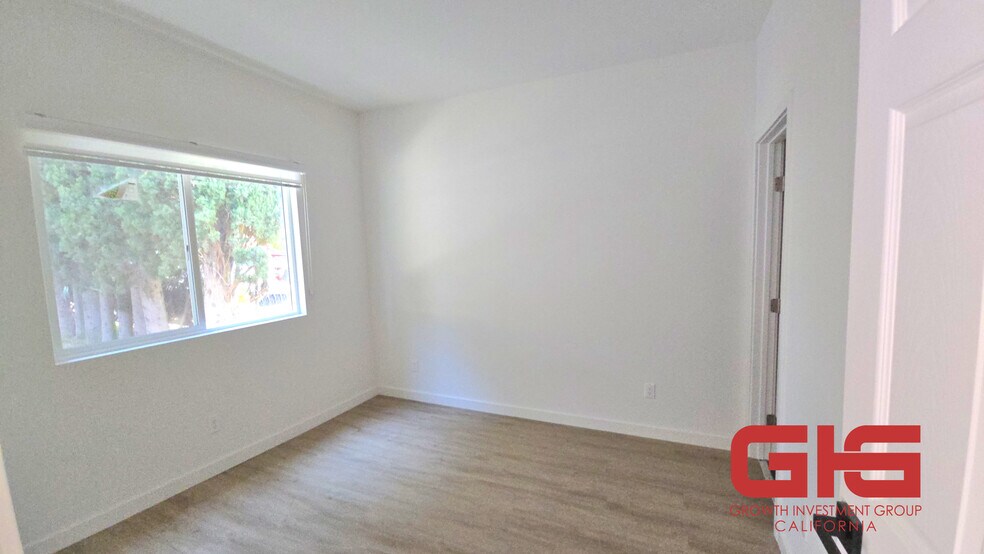 More Photos Of , Pasadena Multifamily For Sale
