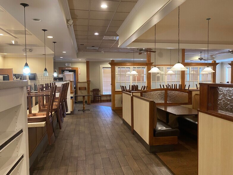 More Photos Of 2199 Riverside Dr, Columbus Restaurant For Lease