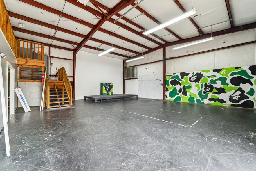 More Photos Of 3321 University Blvd E, Tuscaloosa Warehouse For Sale