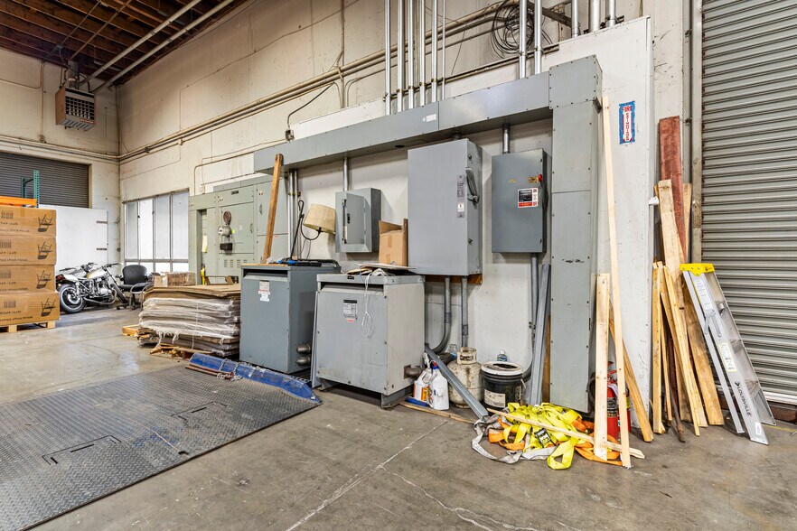 More Photos Of 253 E Harris Ave, South San Francisco Warehouse For Sale