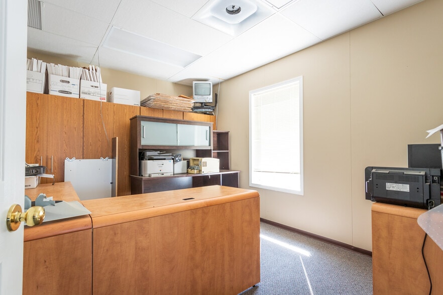 More Photos Of 310 Williams Industrial Dr, Neilburg Industrial For Sale