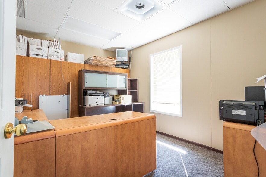More Photos Of 310 Williams Industrial Dr, Neilburg Service For Sale