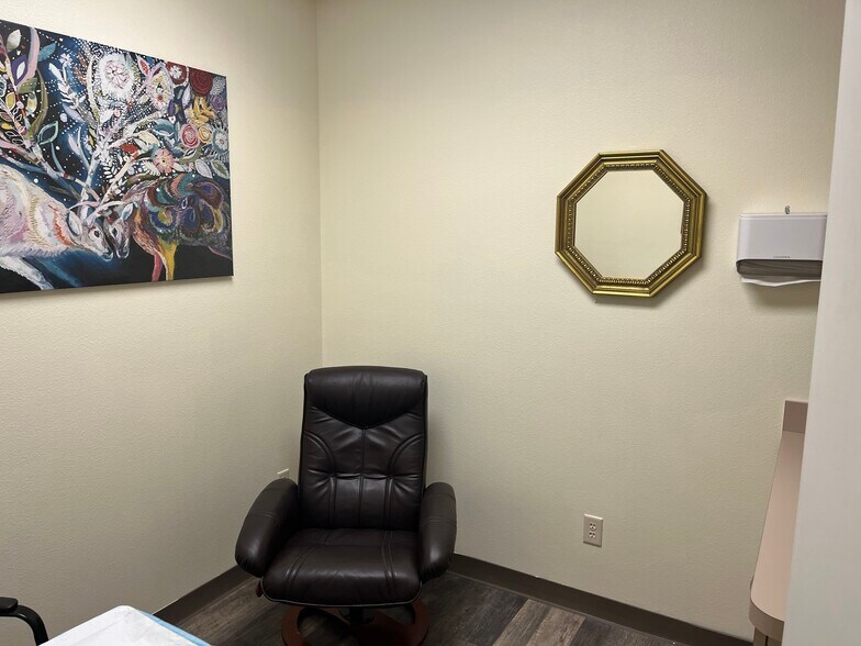 More Photos Of 305 S Childs St, Leesburg Medical For Sale