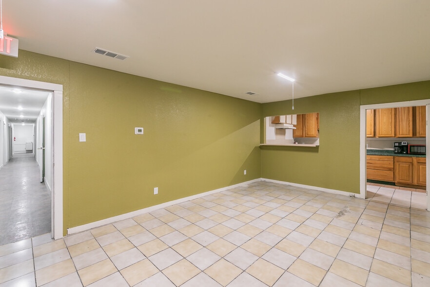 More Photos Of 5007 Ivy Ln, Dallas Specialty For Sale