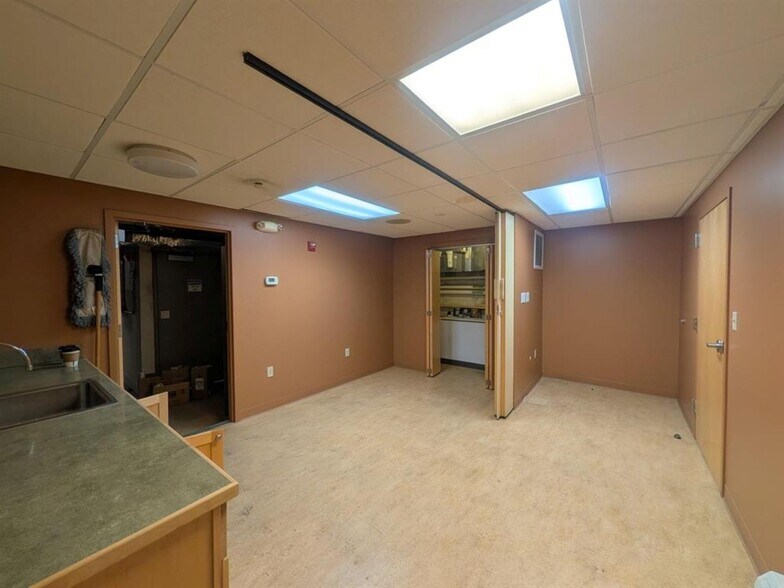 More Photos Of 3 Tremont St, Claremont Office For Lease