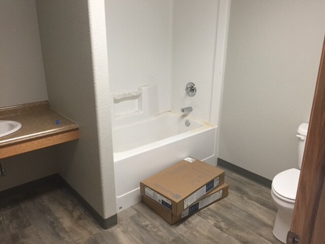 More Photos Of 3750 Hackathorn Ln, Gillette Warehouse For Sale