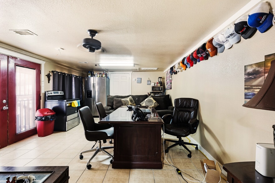 More Photos Of 1106 Wayside Dr, Houston Auto Repair For Sale