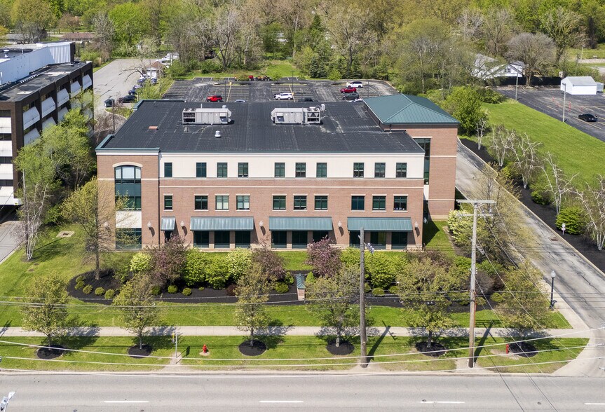 More Photos Of 6900 Pearl Rd, Middleburg Heights Medical For Lease