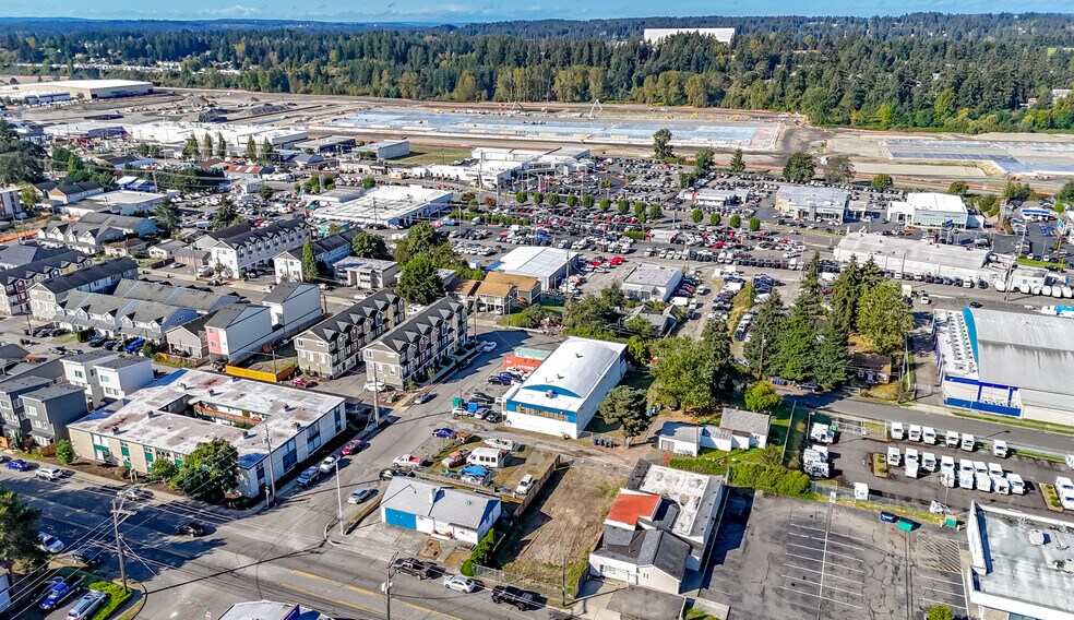 More Photos Of 3838 S Warner St, Tacoma Flex For Lease