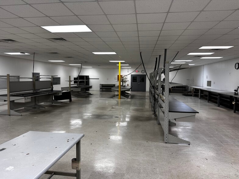More Photos Of 2169 Centennial Dr, Gainesville Warehouse For Lease