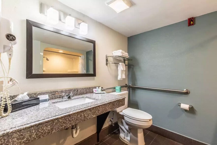 More Photos Of 2855 Old Austin Peay Hwy, Memphis Hotel For Sale