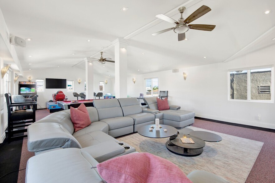 More Photos Of 5121 E Ocean Blvd, Long Beach Apartments For Sale