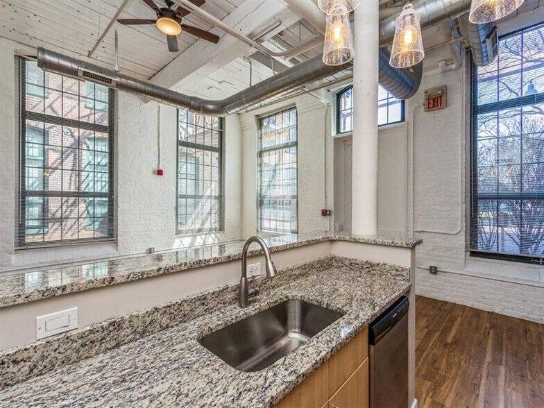 More Photos Of 166 Valley St, Providence Apartments For Sale