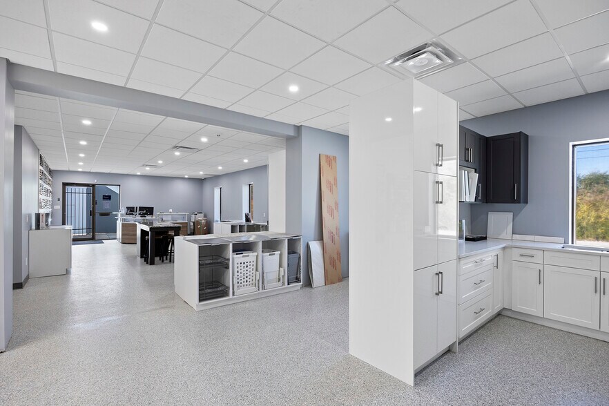 More Photos Of 333 Holden Av, Windsor Distribution For Sale