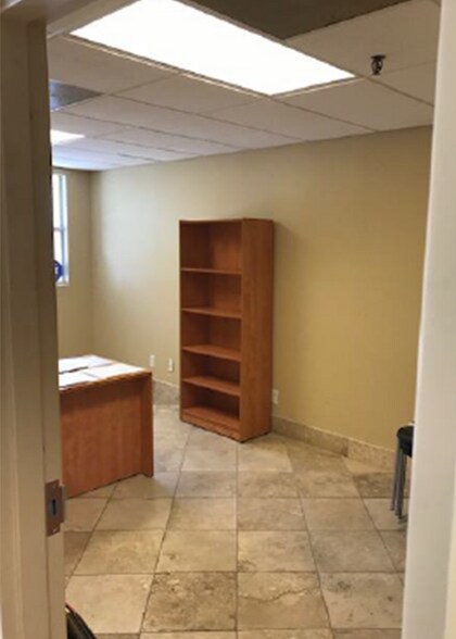 More Photos Of 2814 Mercury Rd, Jacksonville Warehouse For Sale