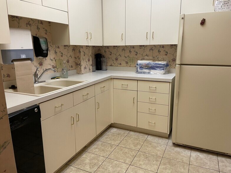 More Photos Of 451 N Winstead Ave, Rocky Mount Office For Sale