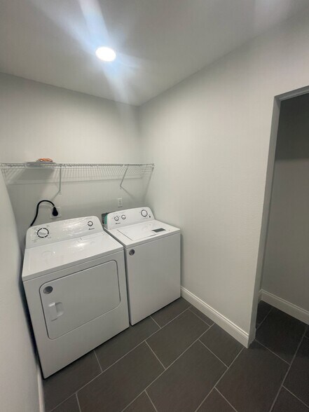 More Photos Of 2726 6th Ave W, Bradenton Office For Sale