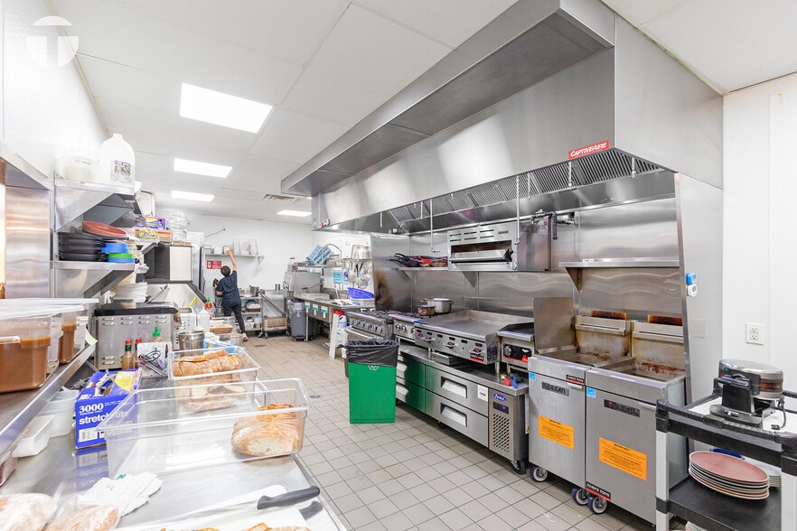 More Photos Of 1221 19th St, Sacramento Restaurant For Sale