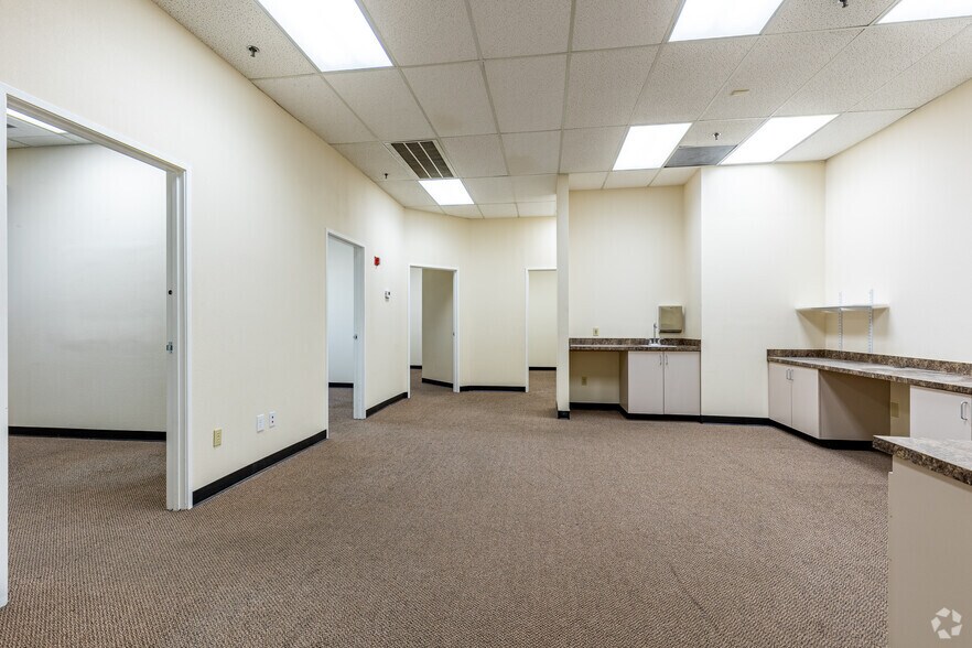 More Photos Of 2110 E Flamingo Rd, Las Vegas Medical For Lease
