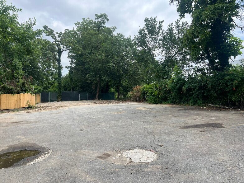 More Photos Of 3501 37th St, Mount Rainier Land For Lease