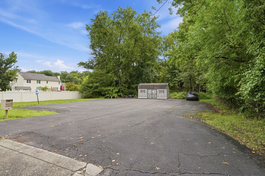 More Photos Of 3157 Mechanicsville Rd, Eddington Medical For Sale