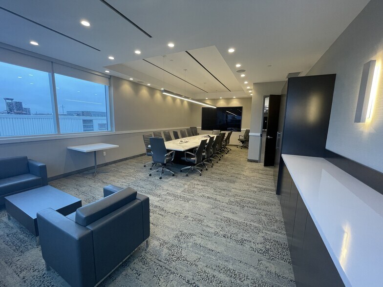 More Photos Of 27 Fasken Dr, Toronto Office For Sale