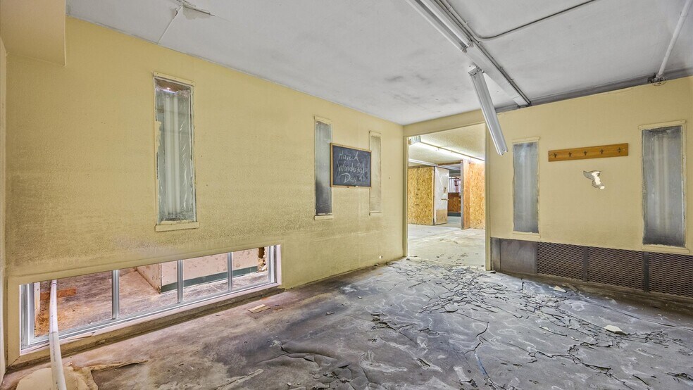 More Photos Of 461 Grand Ave, Grand Junction Freestanding For Sale