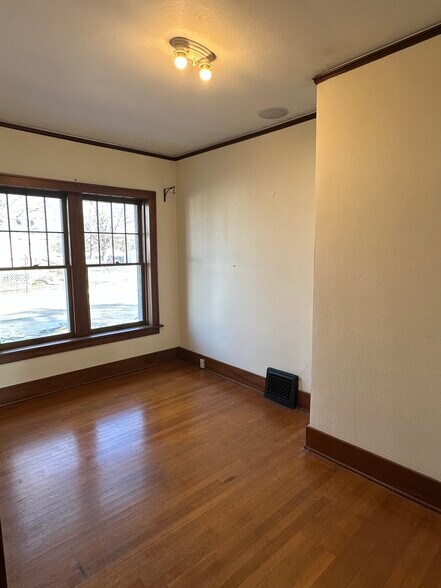 More Photos Of 9 Caulfield Ave, Camdenton Storefront Retail Office For Sale