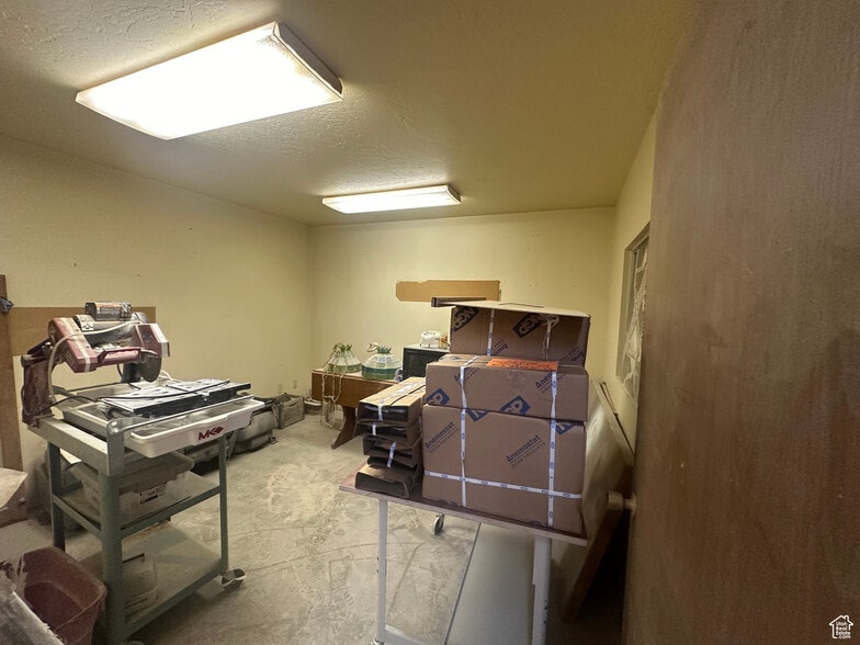 More Photos Of 589 N Geneva Rd, Lindon Warehouse For Sale