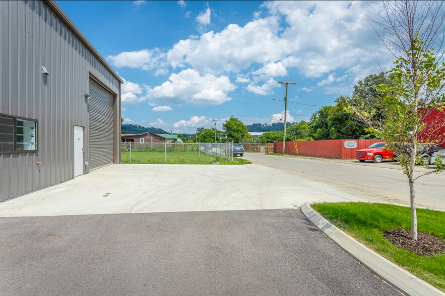 More Photos Of 1409 E 51st St, Chattanooga Warehouse For Sale