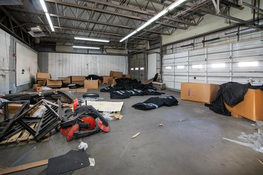 More Photos Of 127 SH 31, Longview Distribution For Lease