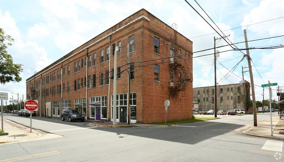 More Photos Of 200-230 N Marion Ave, Lake City Apartments For Lease