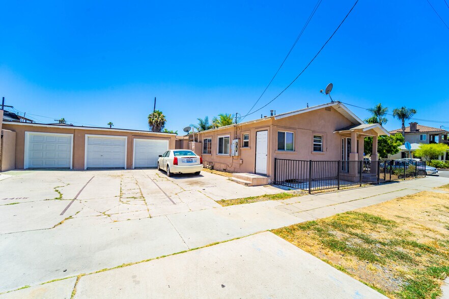 Primary Photo Of 4451 Dwight St, San Diego Apartments For Sale