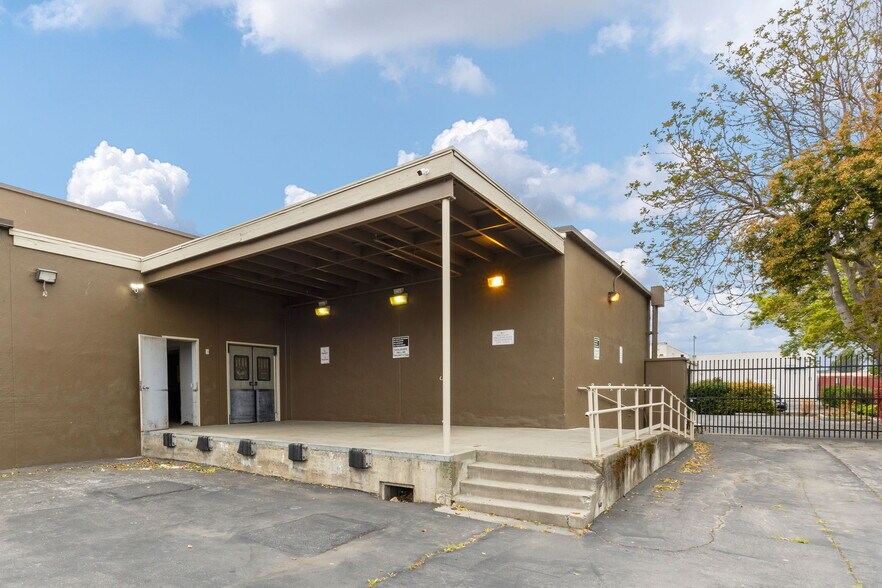 More Photos Of 106-108 W Main St, Woodland General Retail For Sale