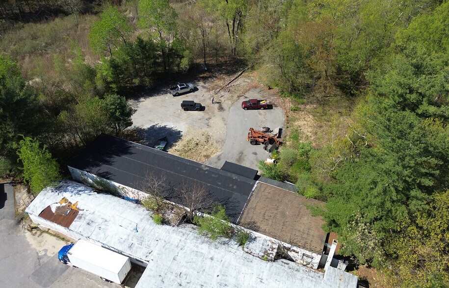 More Photos Of 2 Omega Way, Littleton Warehouse For Lease