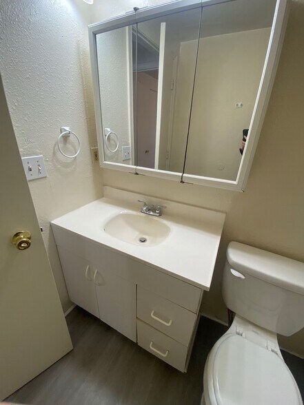 More Photos Of 25 N Airport Rd, Deer Park Apartments For Sale