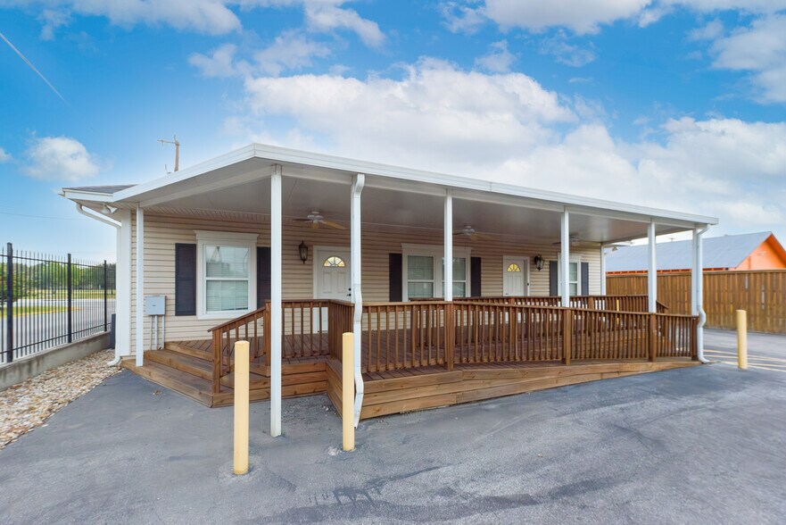 More Photos Of 301 S Seguin Rd, Converse Office For Sale