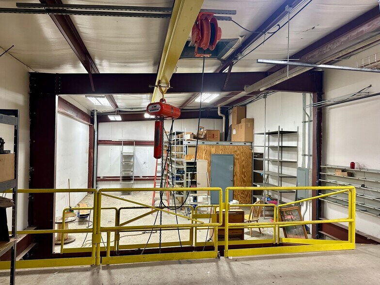 More Photos Of 1219 Pennsylvania Ave, Charleston Industrial For Sale