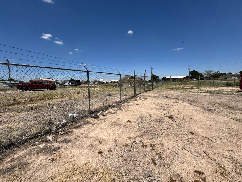 More Photos Of 5504 E County Road 128, Midland Light Manufacturing For Lease