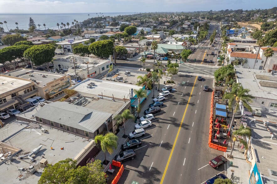 More Photos Of 540-546 S Coast Highway 101 Hwy, Encinitas Bar For Sale
