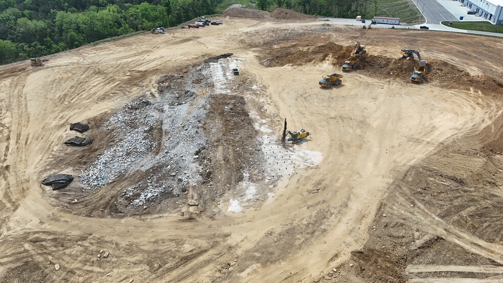 More Photos Of 900 Airpark Commerce Dr, Nashville Unknown For Lease