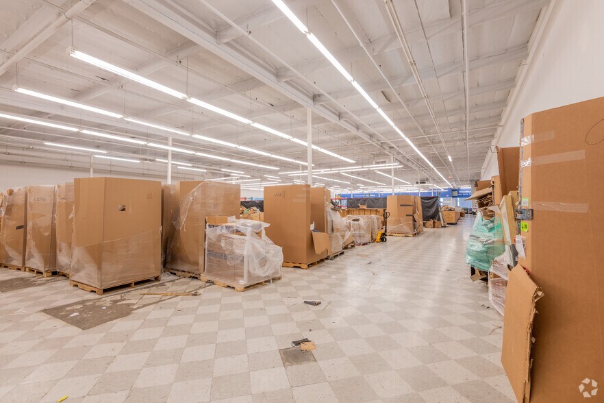 More Photos Of 2800 Power Inn Rd, Sacramento Freestanding For Lease