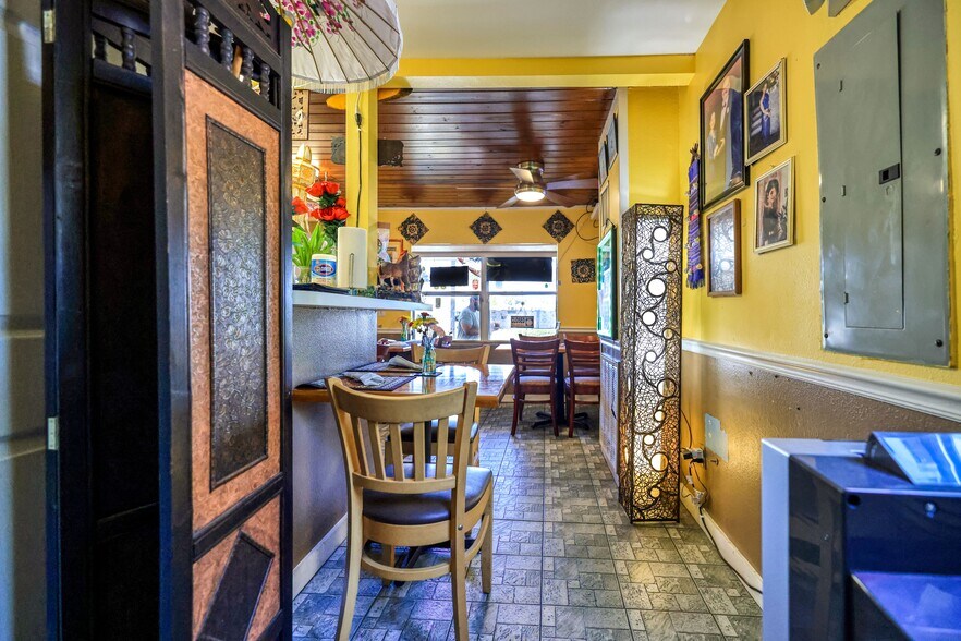 More Photos Of 5709 6th St, Zephyrhills Restaurant For Sale