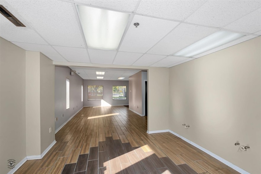 More Photos Of 400 N Schmidt Rd, Bolingbrook Office For Lease