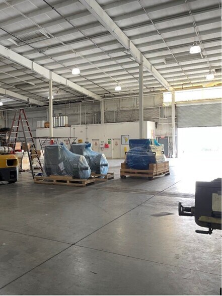 More Photos Of 205 Commercial Dr, Saint Augustine Manufacturing For Sale